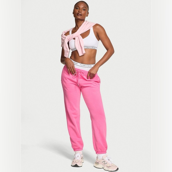VICTORIA’S SECRET Sweatshirt and Joggers Set. - Picture 8 of 8